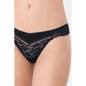 Triumph Captivating Essence Brazil Black